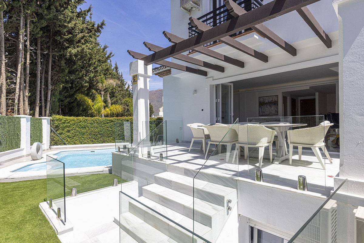 Huis te koop in Estepona | 5 slaapkamers H5374486