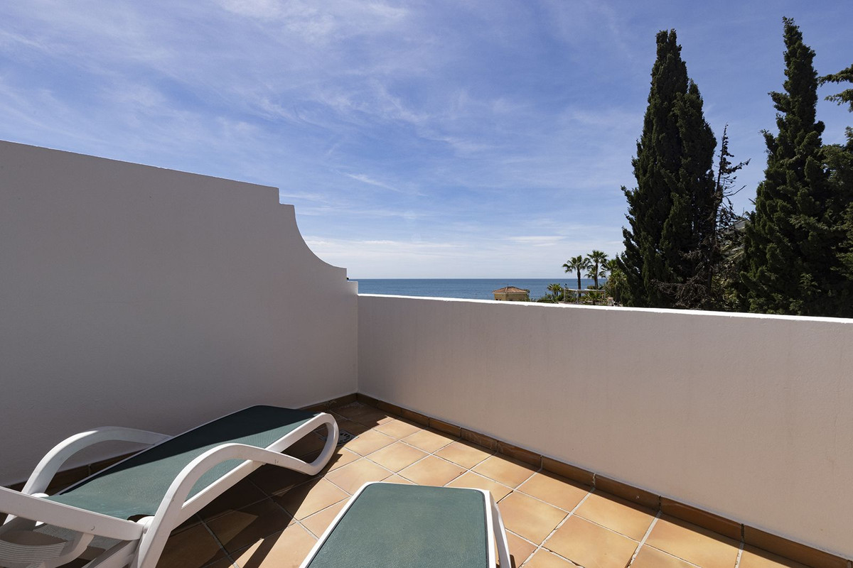Huis te koop in Estepona | 5 slaapkamers H5374486