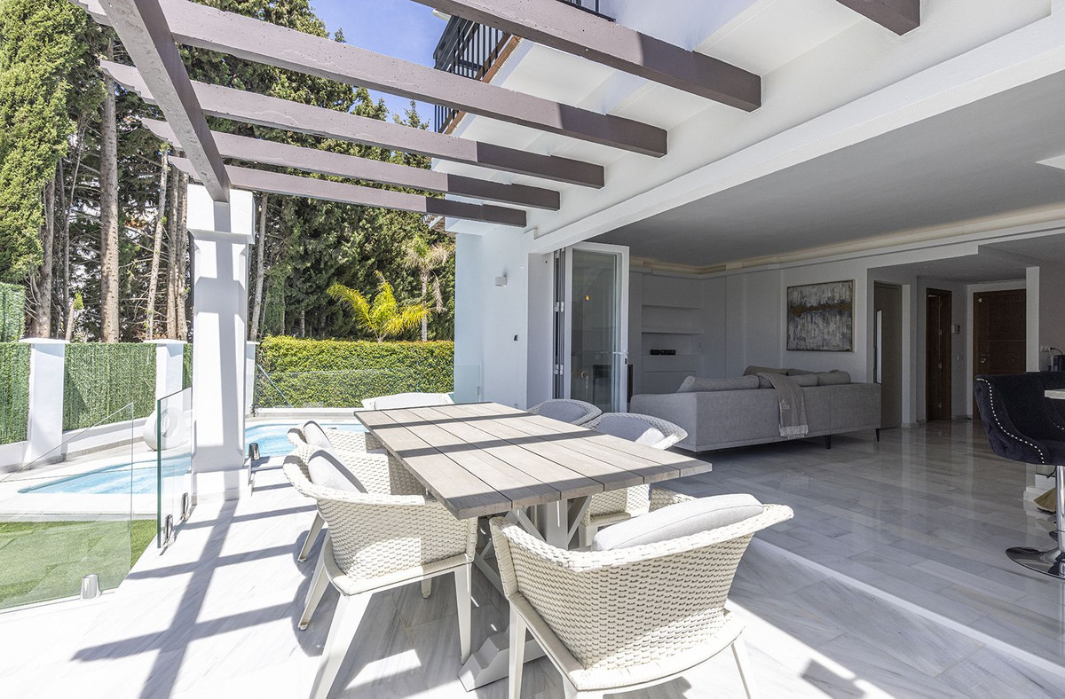 Huis te koop in Estepona | 5 slaapkamers H5374486