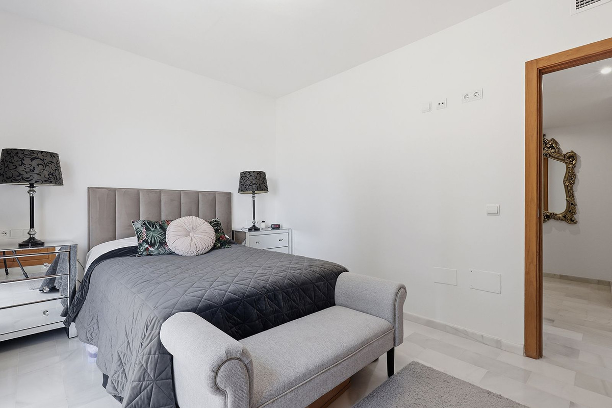 Huis te koop in Estepona | 5 slaapkamers H5374486