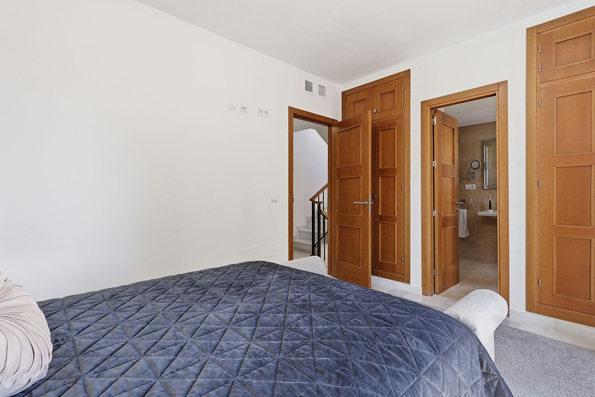 Huis te koop in Estepona | 5 slaapkamers H5374486