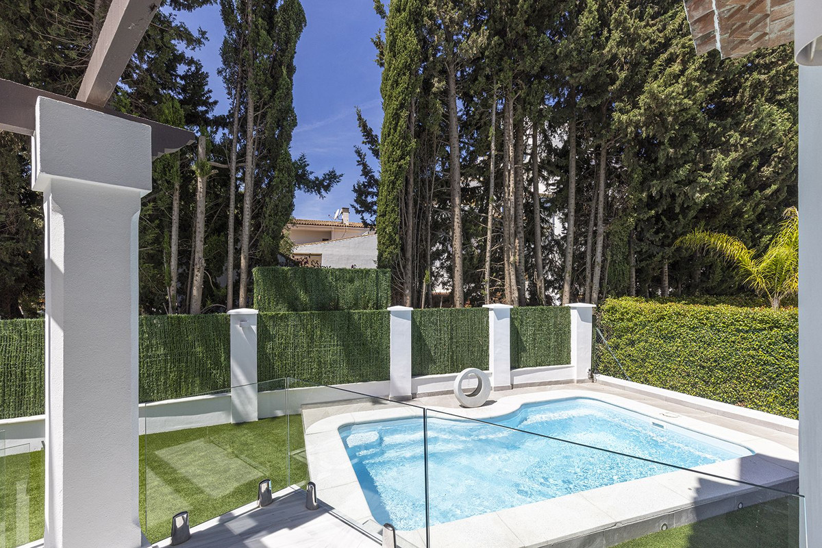 Huis te koop in Estepona | 5 slaapkamers H5374486