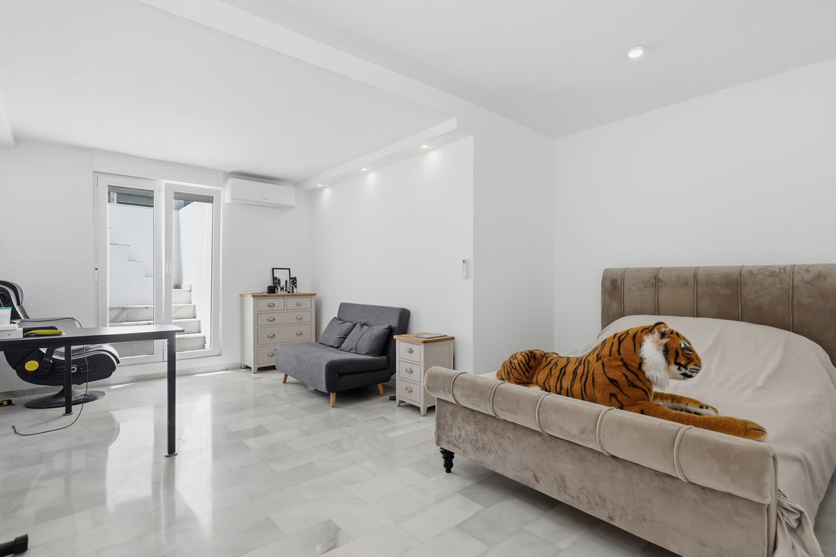 Huis te koop in Estepona | 5 slaapkamers H5374486