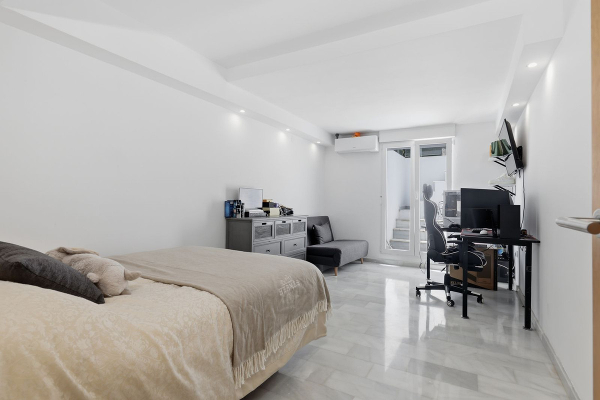 Huis te koop in Estepona | 5 slaapkamers H5374486