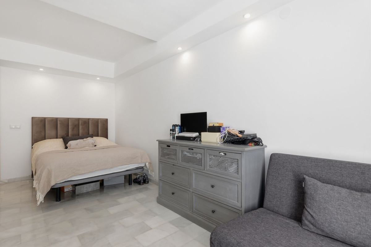 Huis te koop in Estepona | 5 slaapkamers H5374486