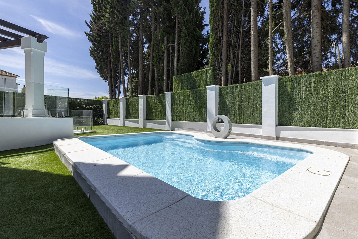 Huis te koop in Estepona | 5 slaapkamers H5374486