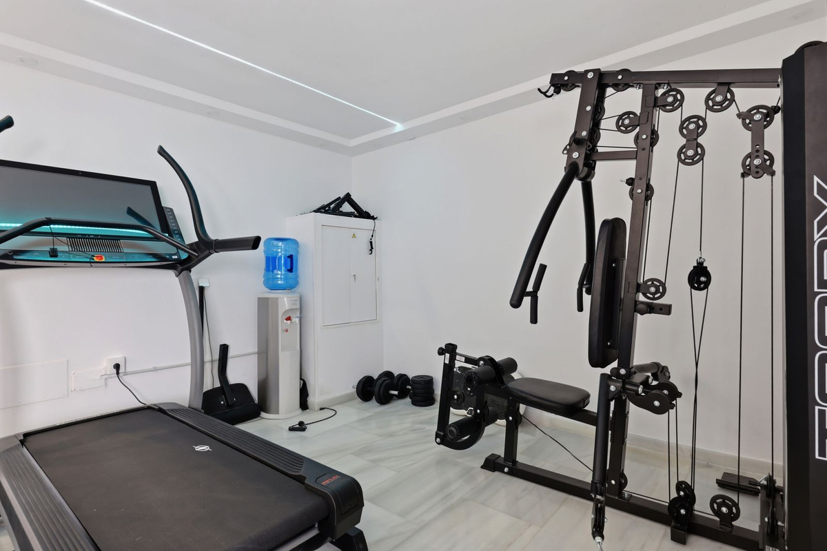 Huis te koop in Estepona | 5 slaapkamers H5374486