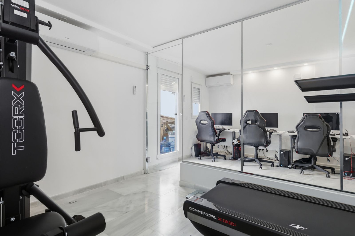 Huis te koop in Estepona | 5 slaapkamers H5374486
