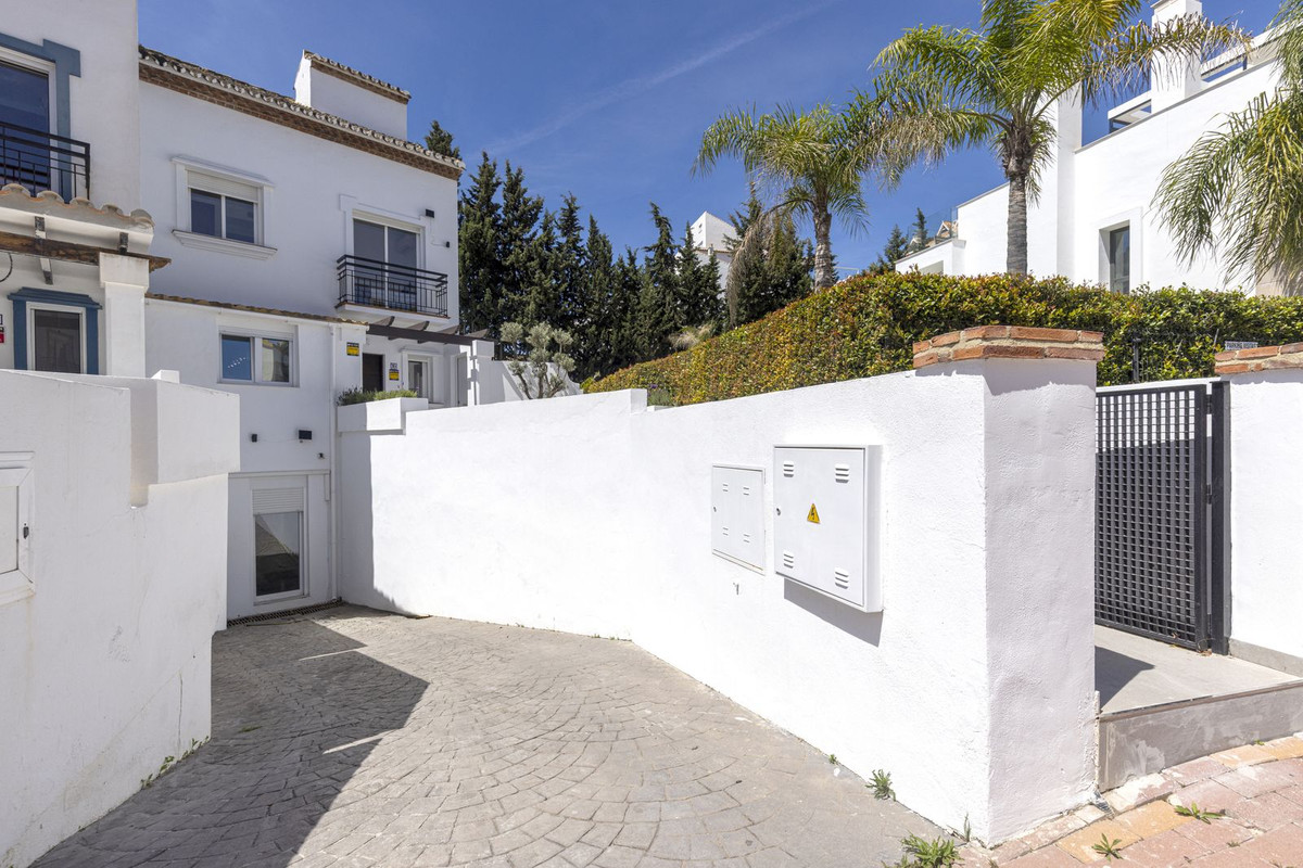 Huis te koop in Estepona | 5 slaapkamers H5374486