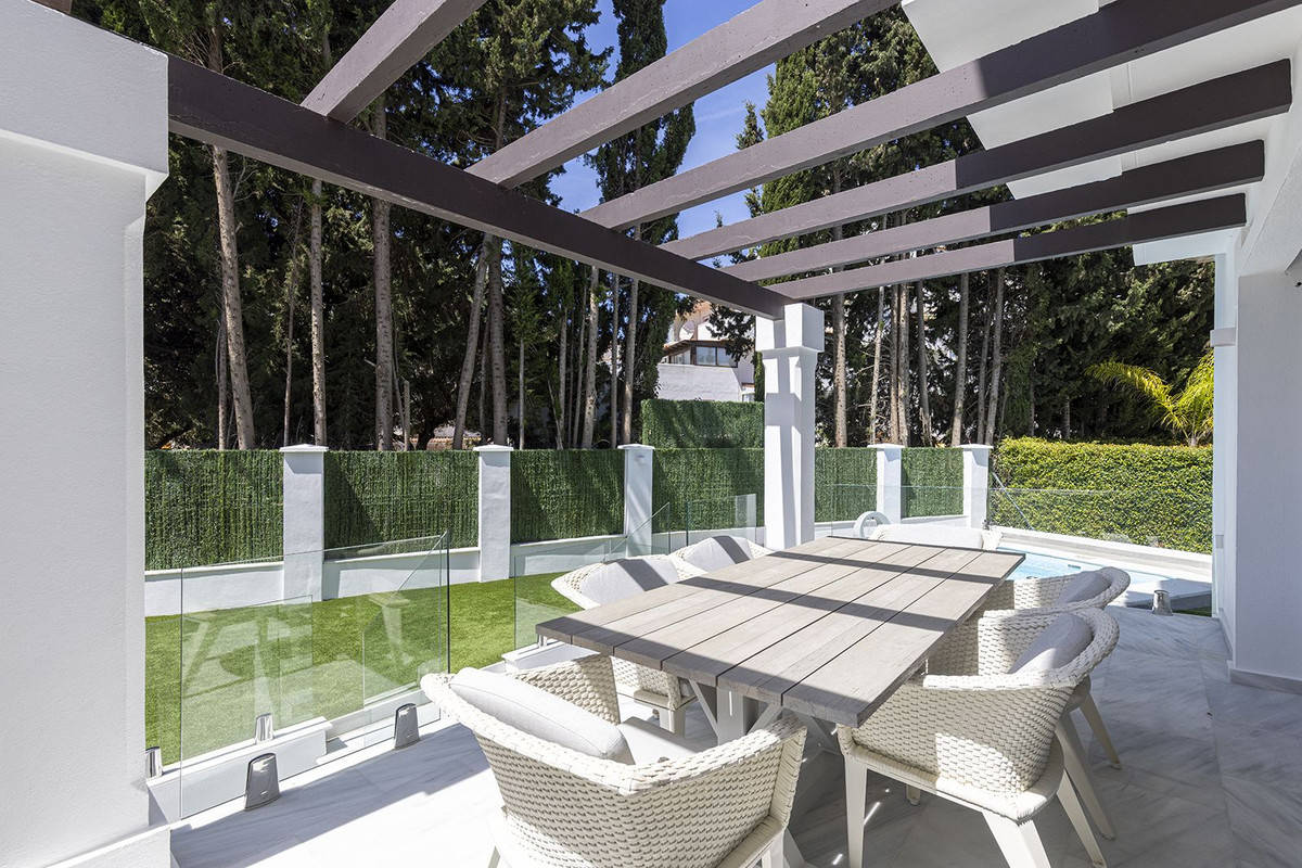 Huis te koop in Estepona | 5 slaapkamers H5374486