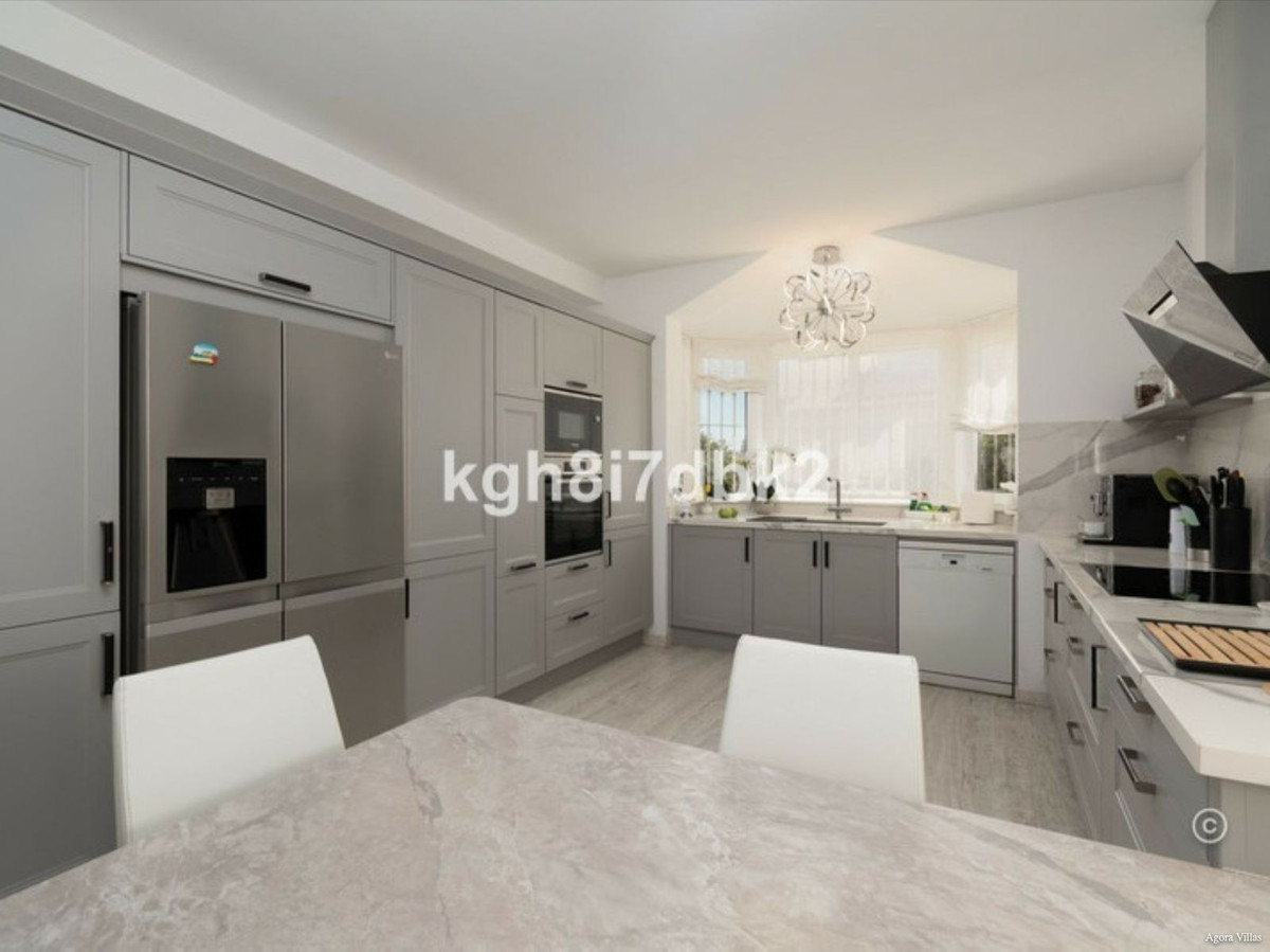 Huis te koop in Estepona | 4 slaapkamers H5380165