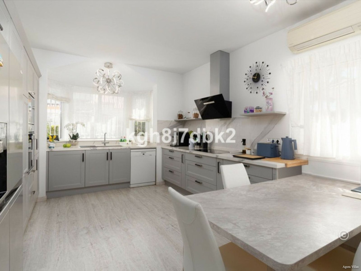 Huis te koop in Estepona | 4 slaapkamers H5380165