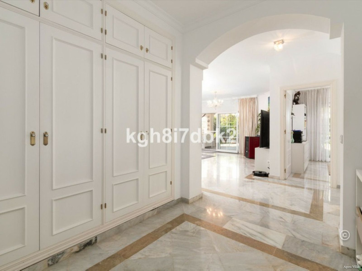 Huis te koop in Estepona | 4 slaapkamers H5380165