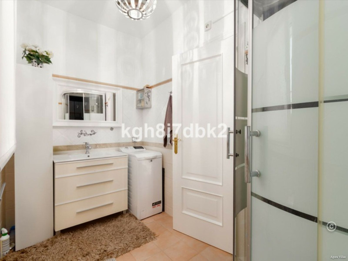 Huis te koop in Estepona | 4 slaapkamers H5380165