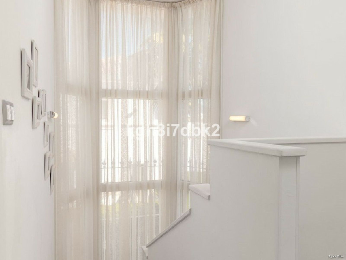 Huis te koop in Estepona | 4 slaapkamers H5380165