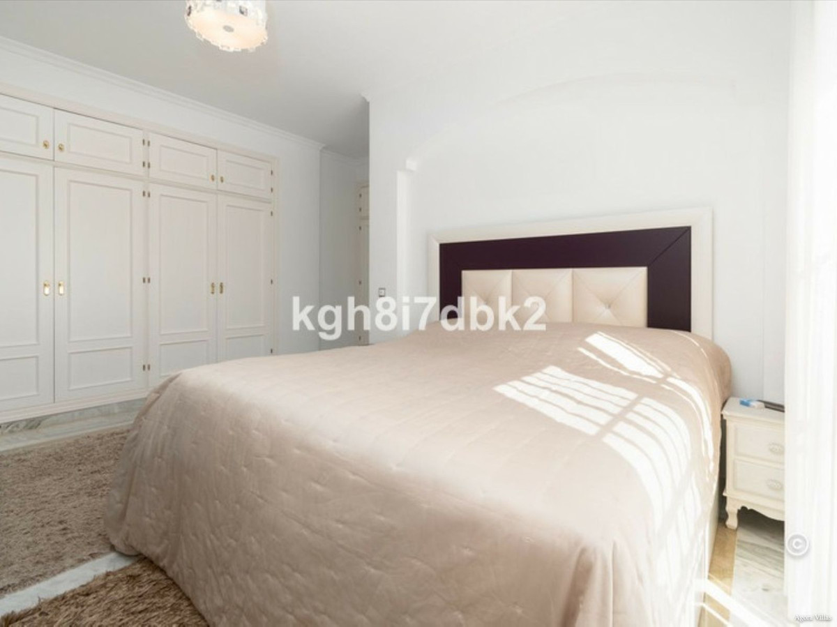 Huis te koop in Estepona | 4 slaapkamers H5380165