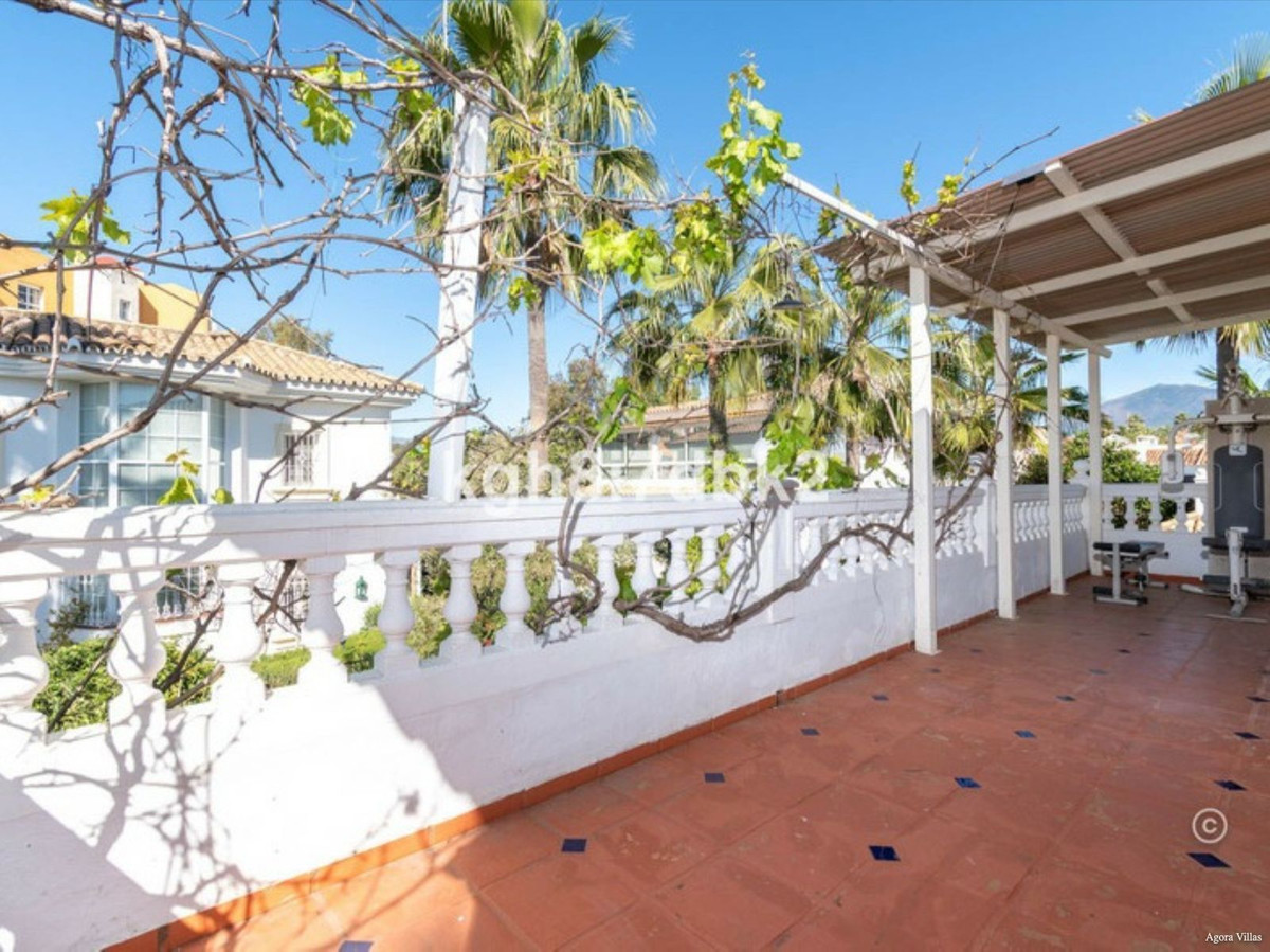 Huis te koop in Estepona | 4 slaapkamers H5380165