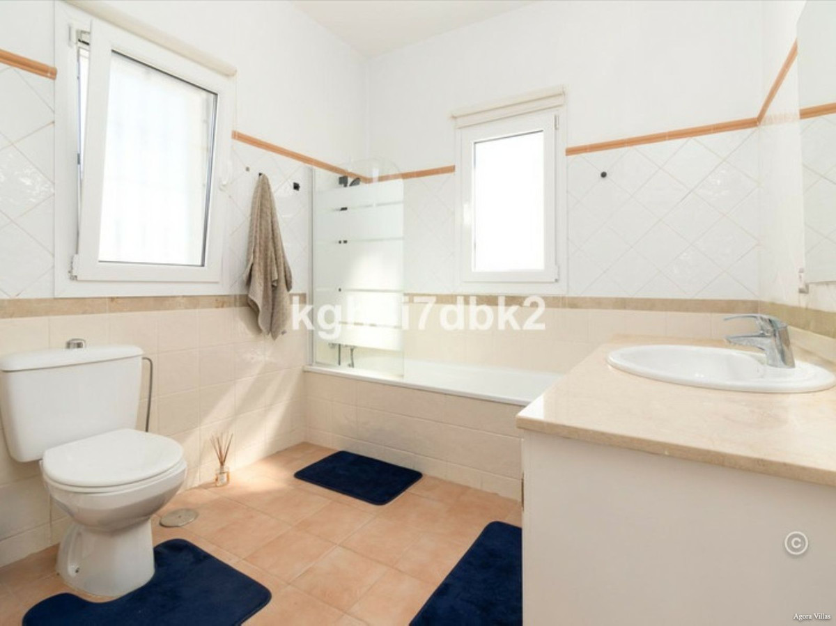 Huis te koop in Estepona | 4 slaapkamers H5380165