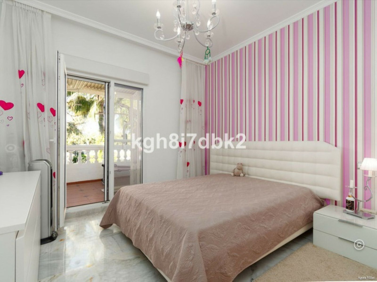 Huis te koop in Estepona | 4 slaapkamers H5380165