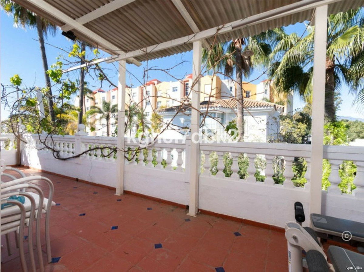 Huis te koop in Estepona | 4 slaapkamers H5380165