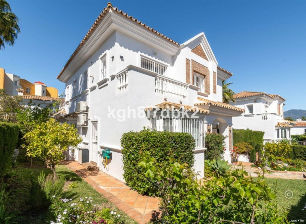Huis te koop in Estepona | 4 slaapkamers H5380165