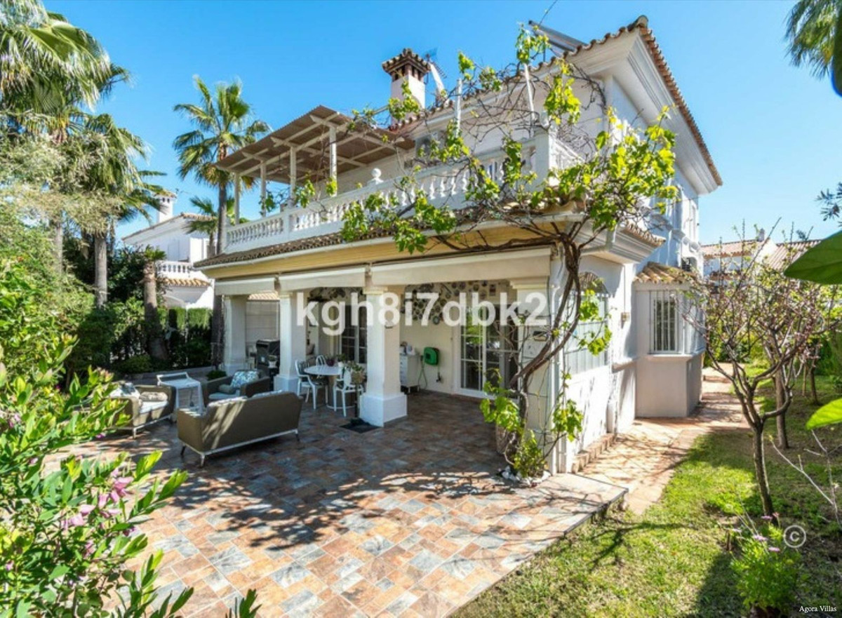 Huis te koop in Estepona | 4 slaapkamers H5380165