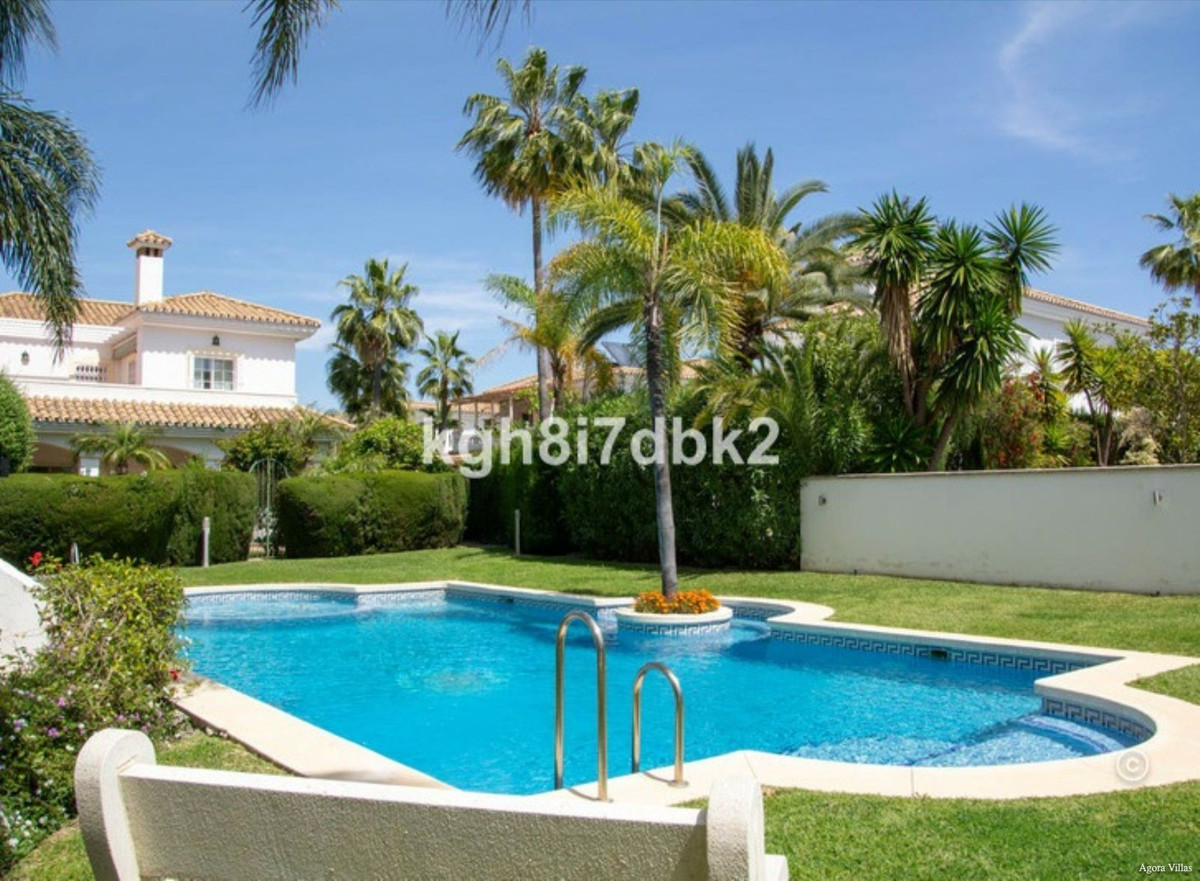 Huis te koop in Estepona | 4 slaapkamers H5380165
