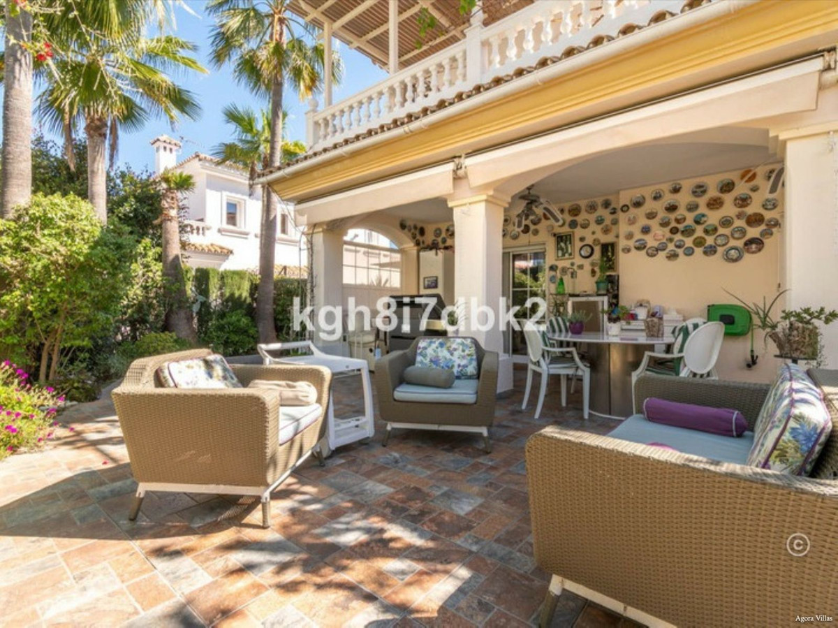 Huis te koop in Estepona | 4 slaapkamers H5380165