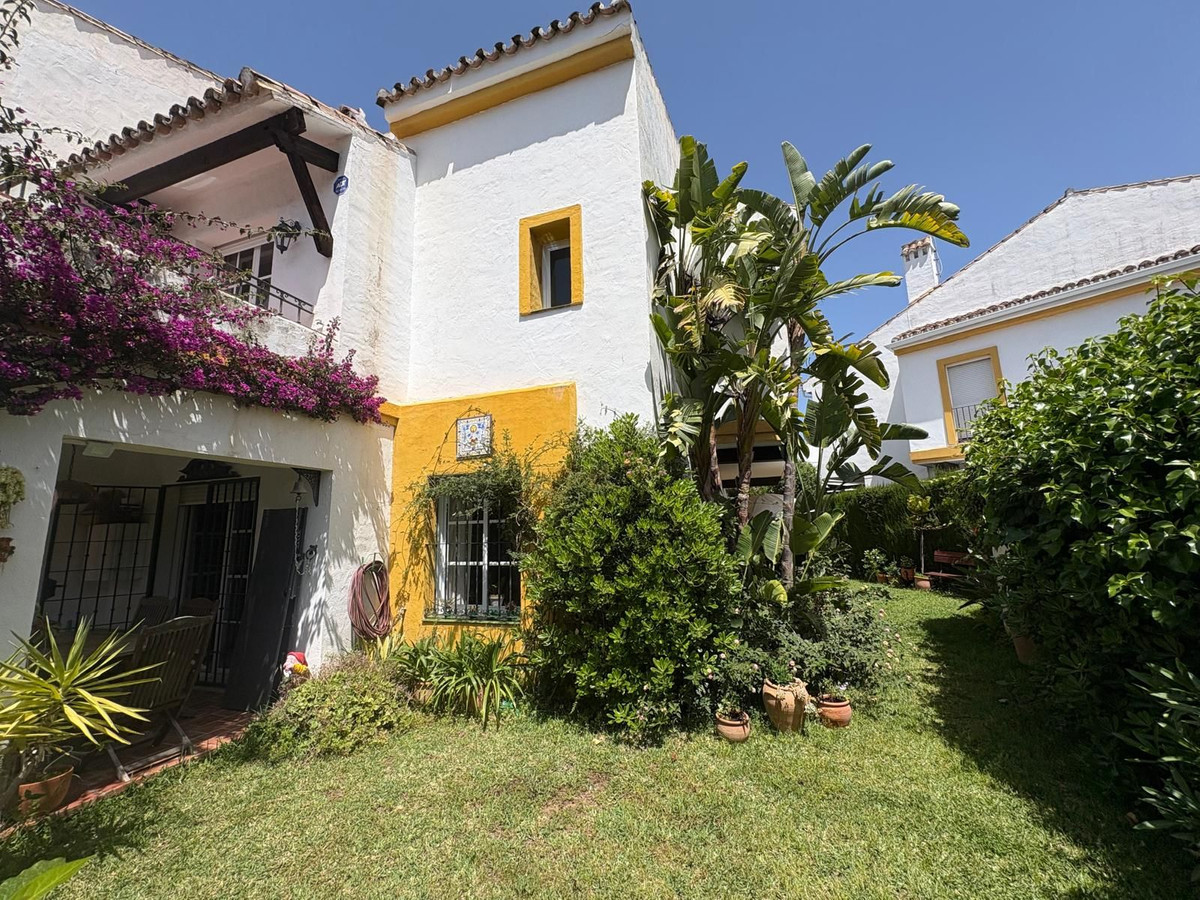 Huis te koop in Estepona | 4 slaapkamers H5383693