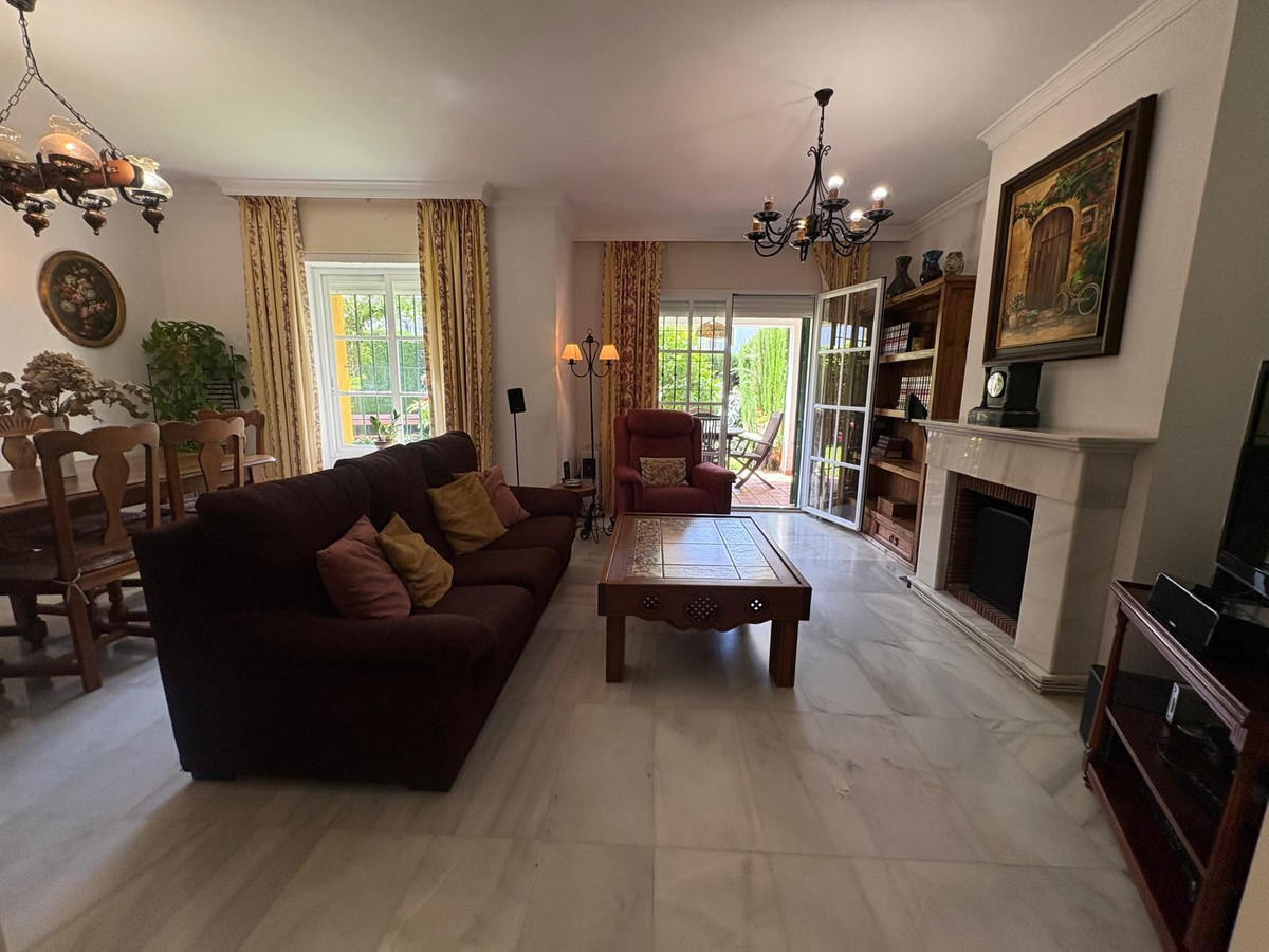 Huis te koop in Estepona | 4 slaapkamers H5383693