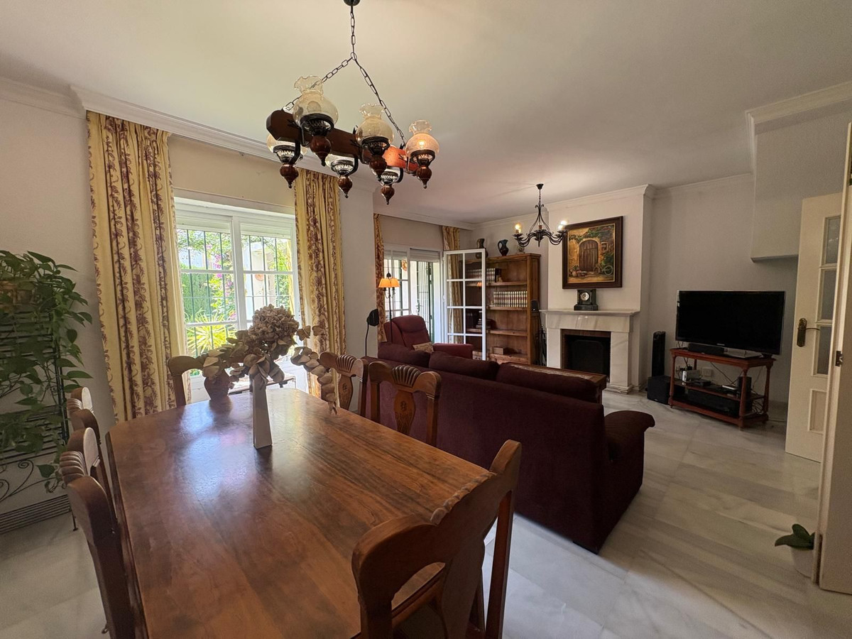 Huis te koop in Estepona | 4 slaapkamers H5383693
