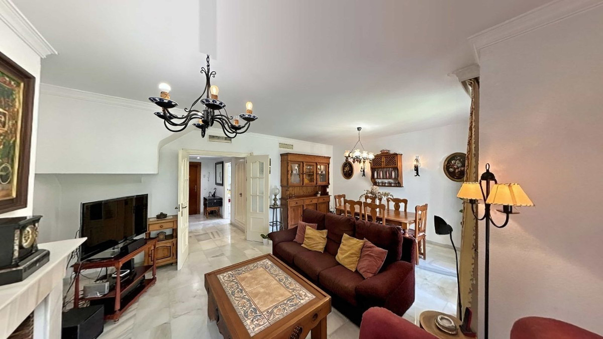 Huis te koop in Estepona | 4 slaapkamers H5383693