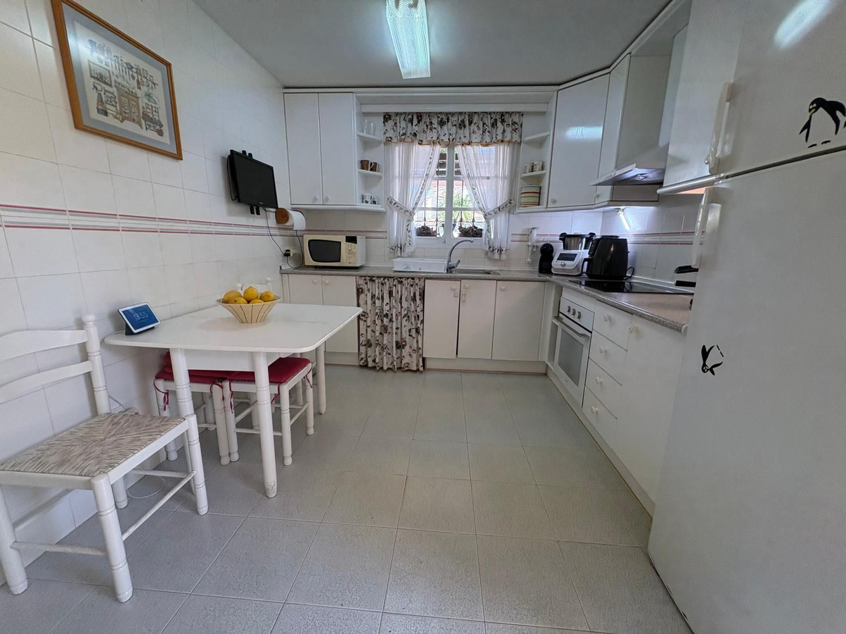 Huis te koop in Estepona | 4 slaapkamers H5383693