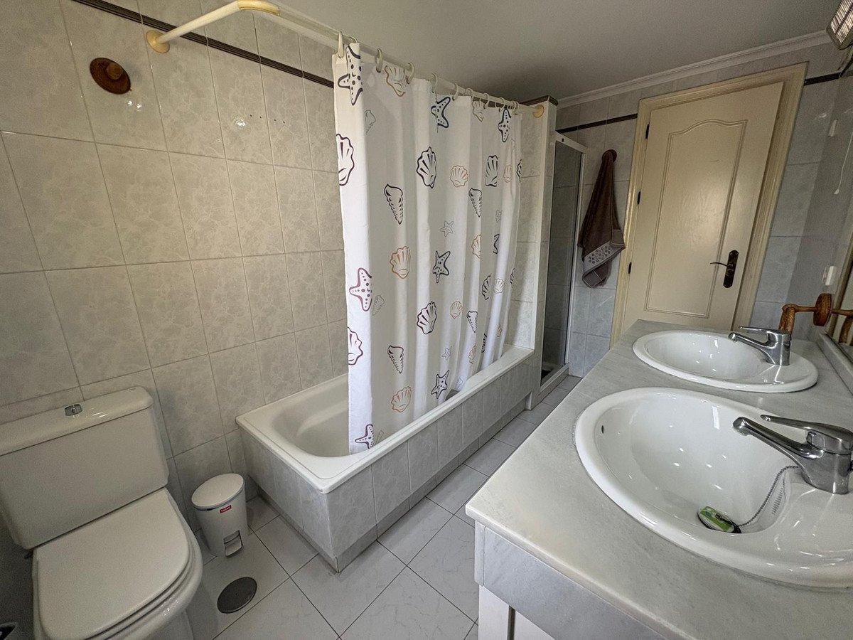 Huis te koop in Estepona | 4 slaapkamers H5383693