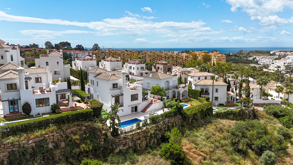 Huis te koop in Estepona | 4 slaapkamers H5390143