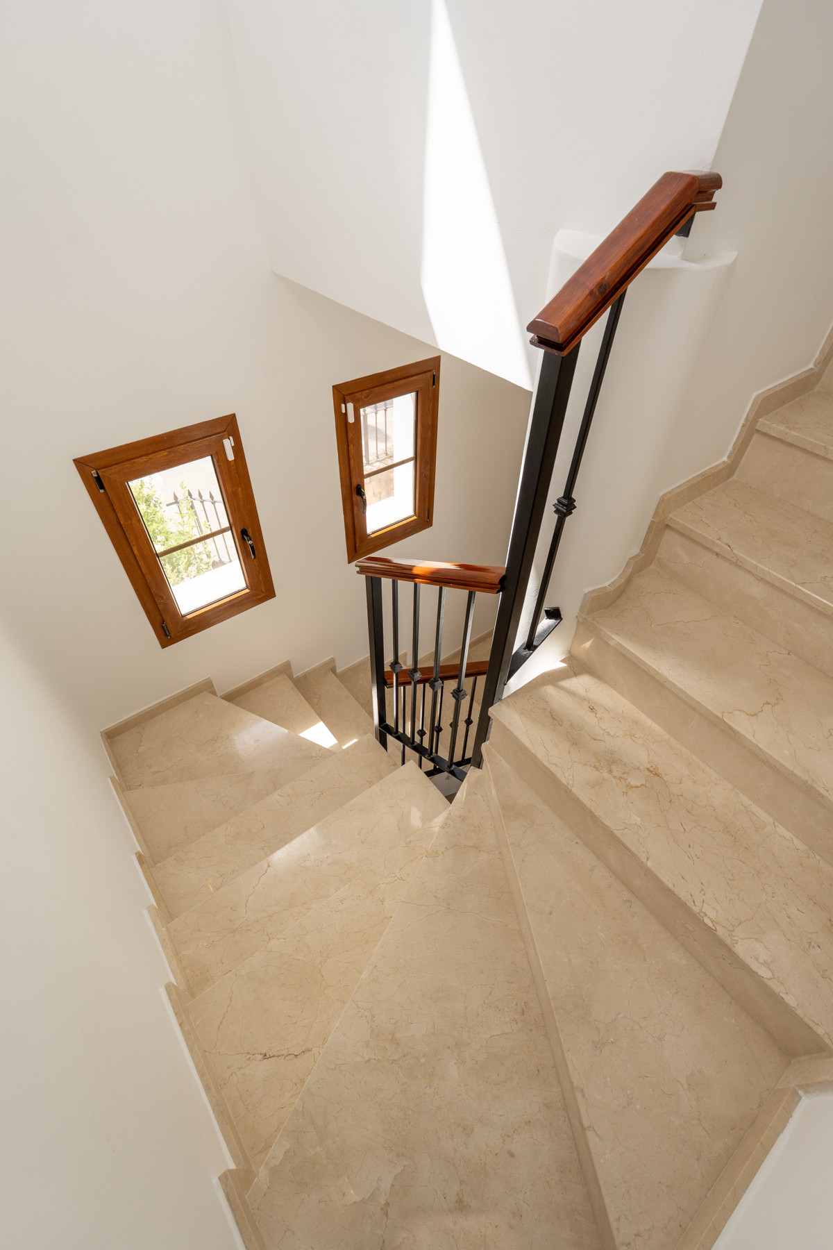 Huis te koop in Estepona | 4 slaapkamers H5390143
