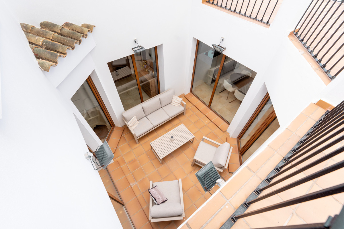 Huis te koop in Estepona | 4 slaapkamers H5390143