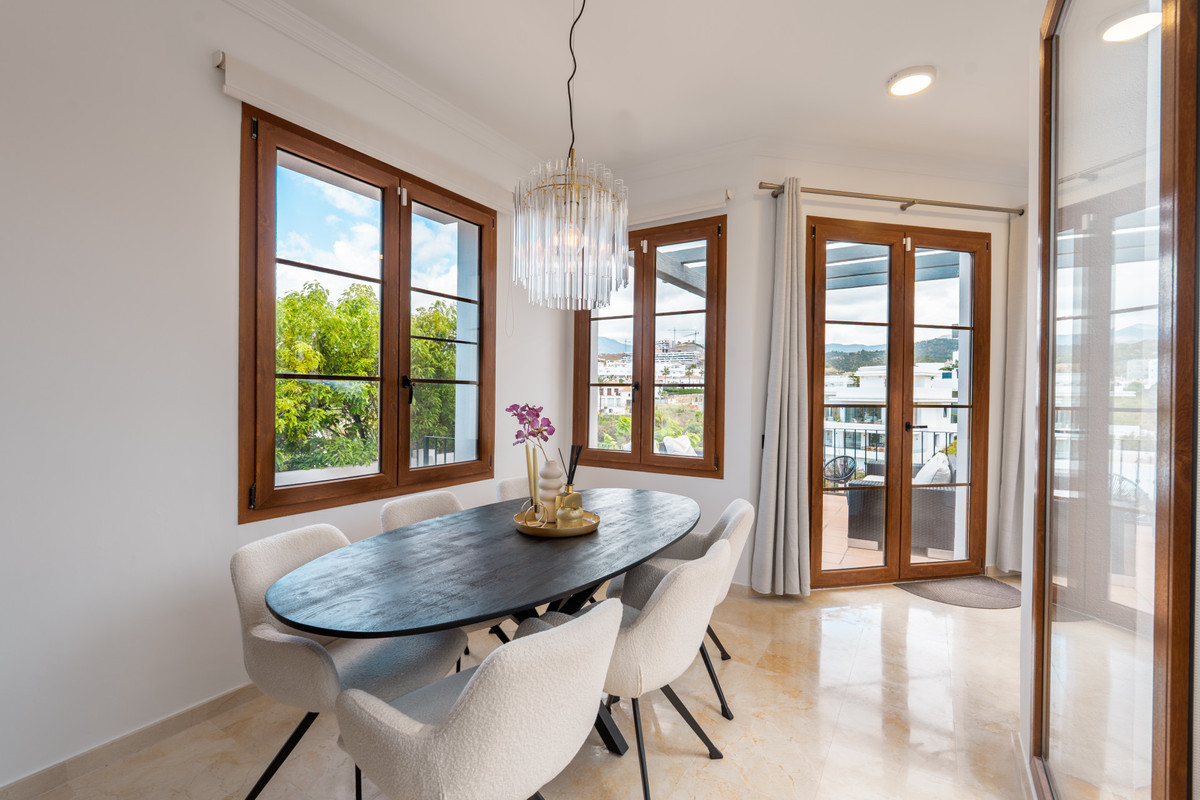 Huis te koop in Estepona | 4 slaapkamers H5390143
