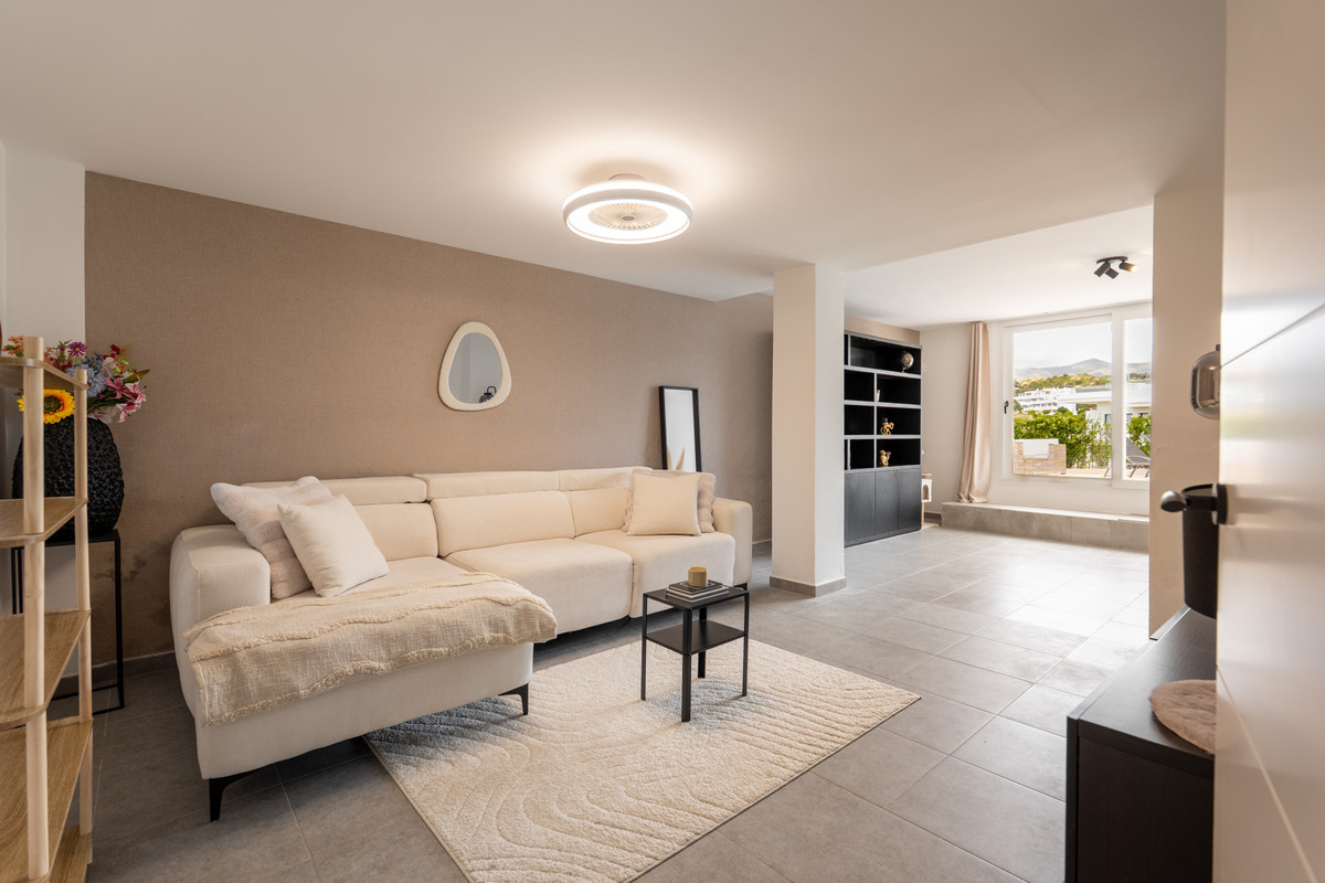 Huis te koop in Estepona | 4 slaapkamers H5390143