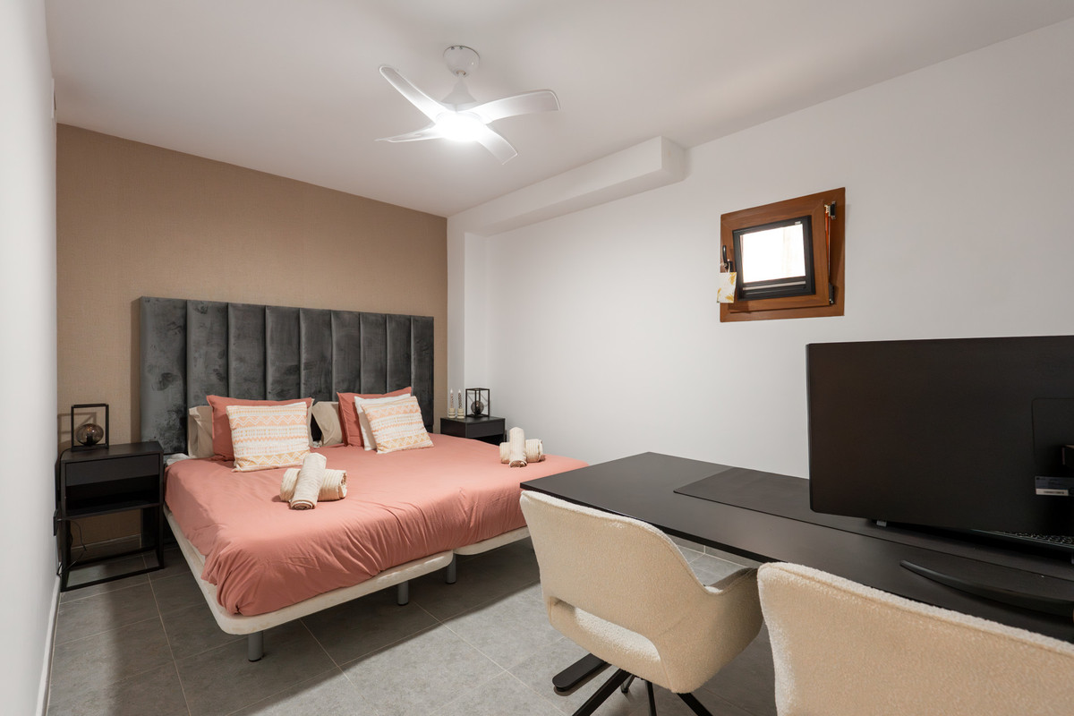 Huis te koop in Estepona | 4 slaapkamers H5390143