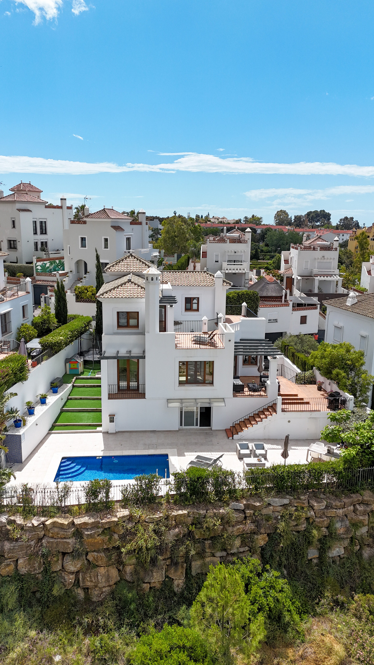 Huis te koop in Estepona | 4 slaapkamers H5390143