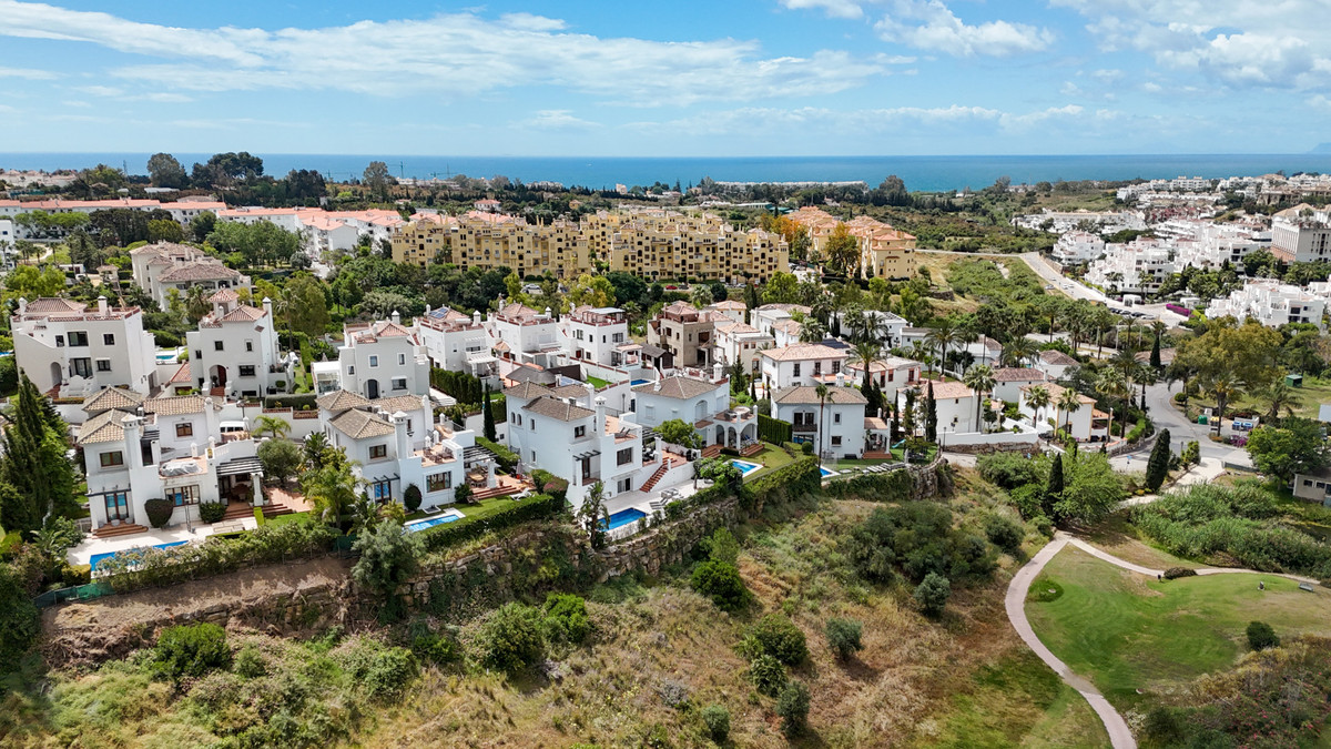 Huis te koop in Estepona | 4 slaapkamers H5390143