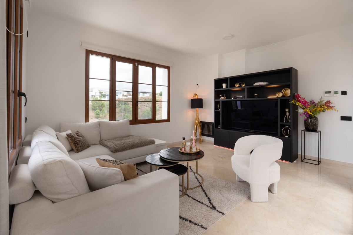 Huis te koop in Estepona | 4 slaapkamers H5390143