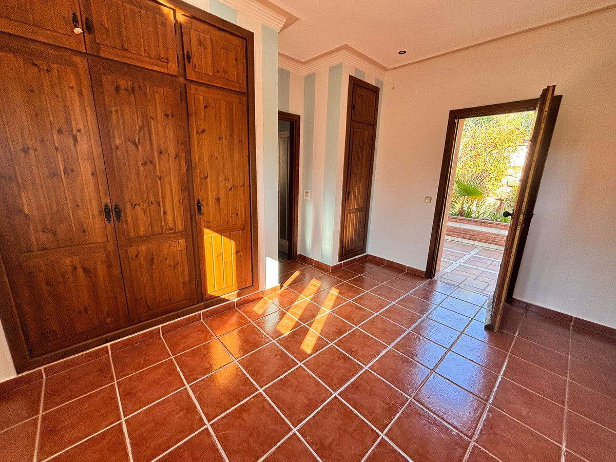 Huis te koop in Estepona | 5 slaapkamers H5391679