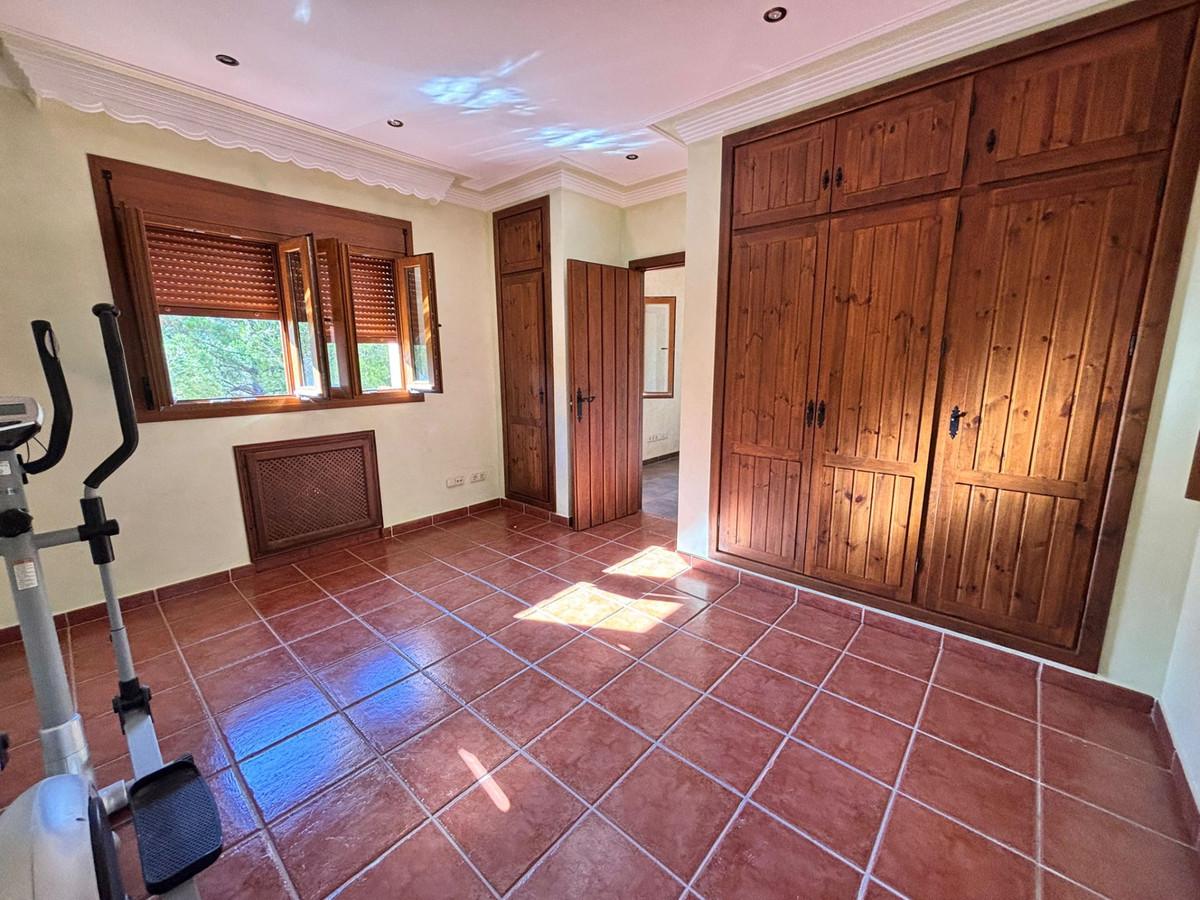 Huis te koop in Estepona | 5 slaapkamers H5391679