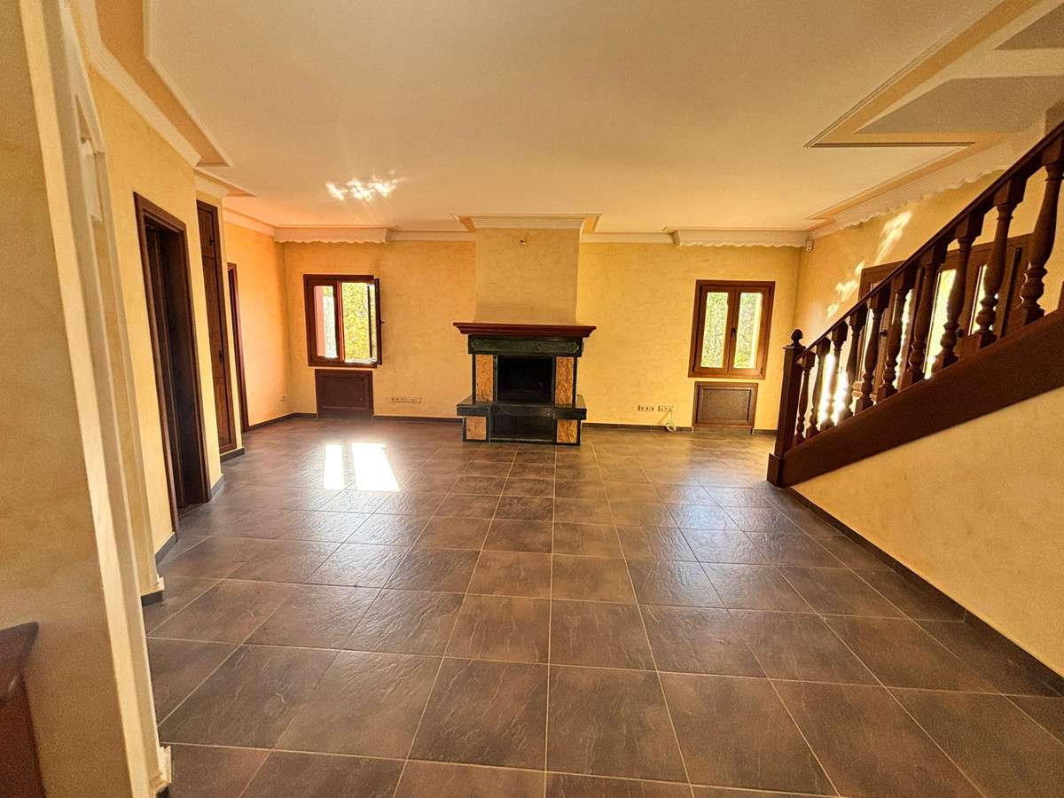 Huis te koop in Estepona | 5 slaapkamers H5391679