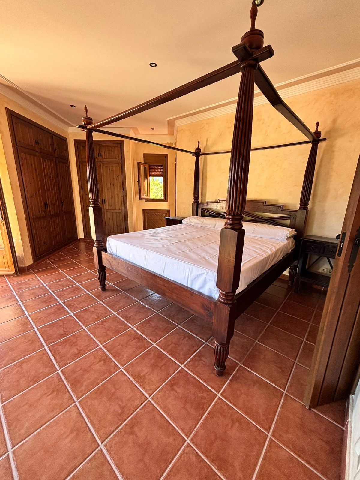 Huis te koop in Estepona | 5 slaapkamers H5391679