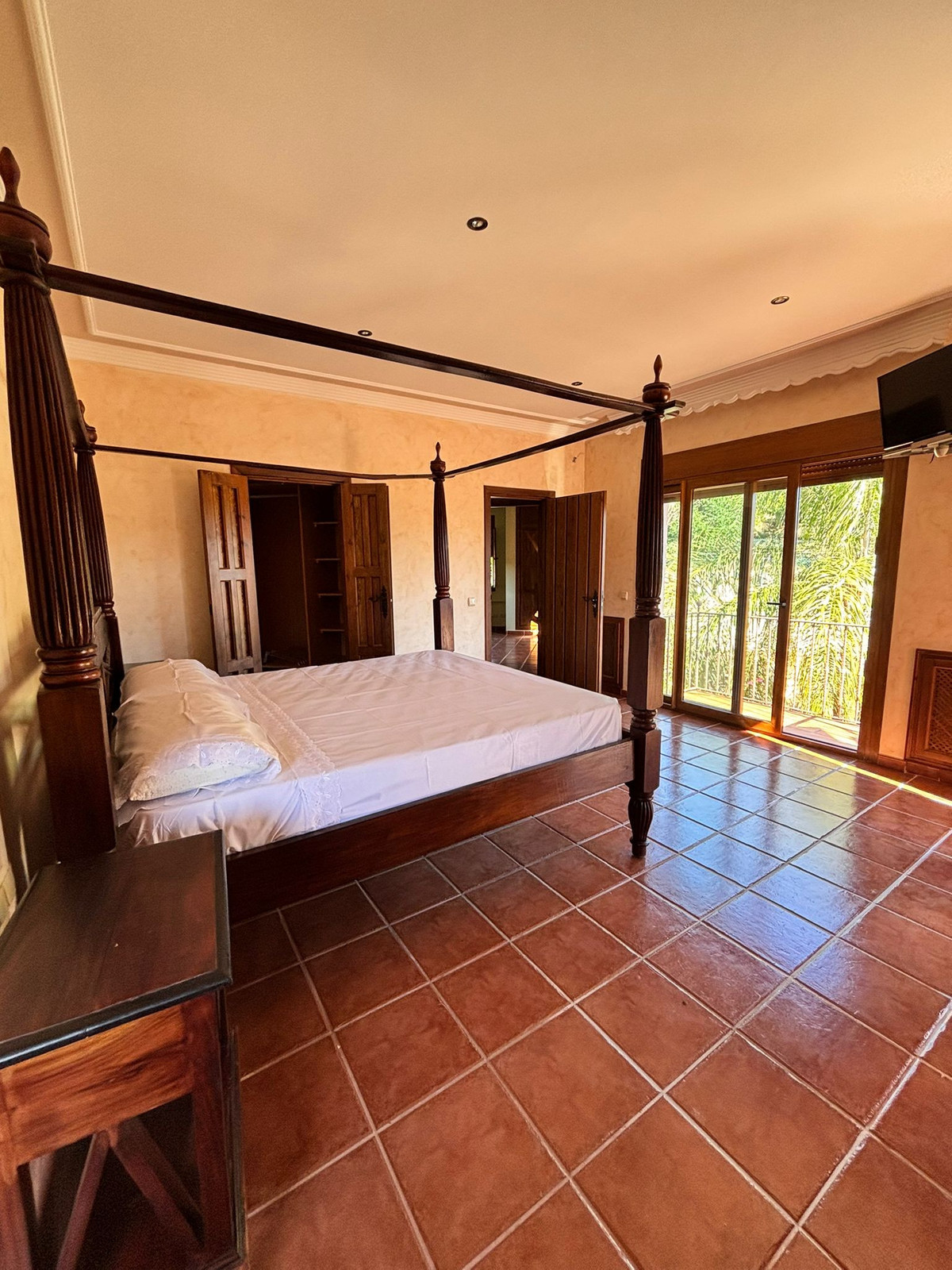 Huis te koop in Estepona | 5 slaapkamers H5391679