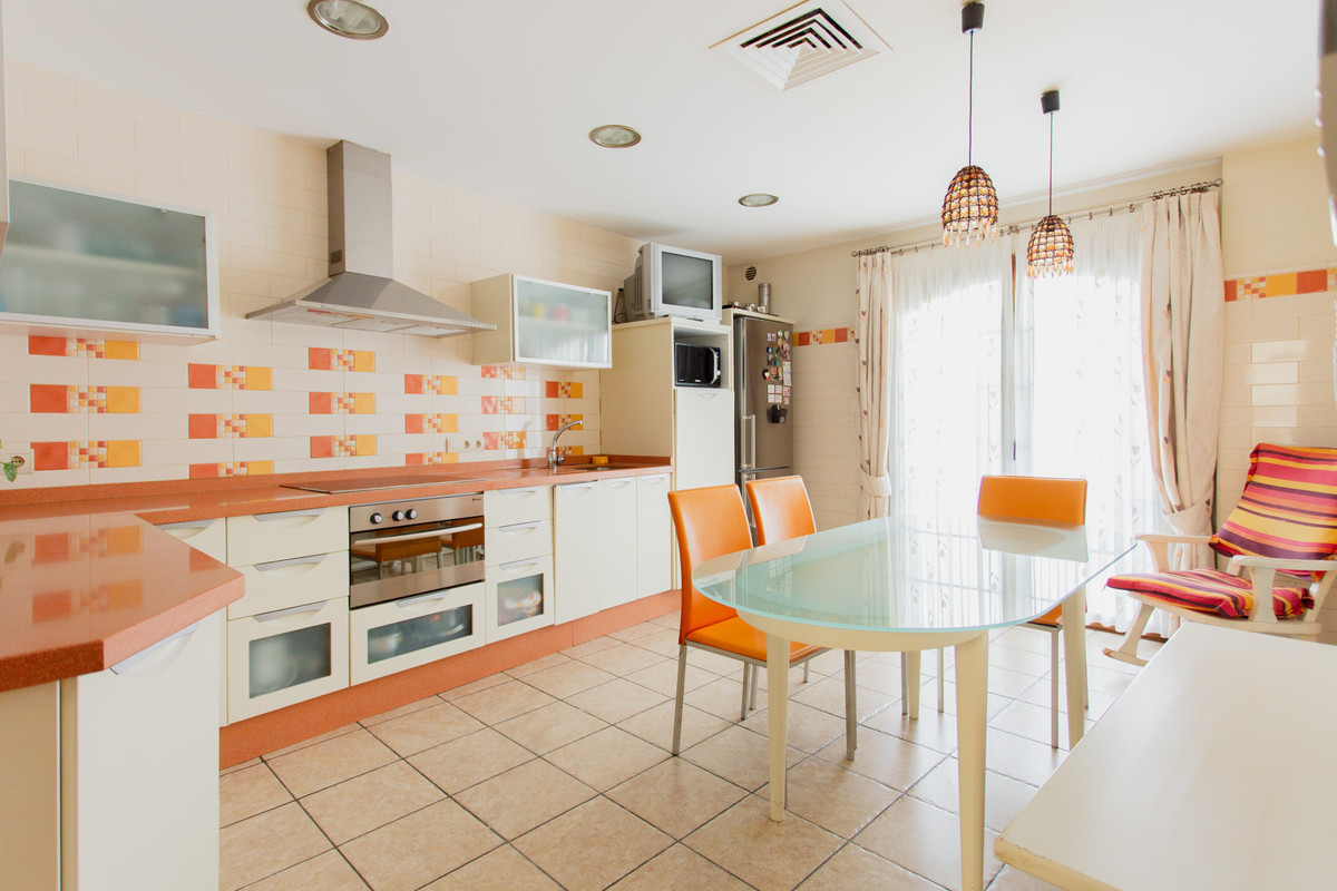 Appartement te koop in Estepona | 7 slaapkamers H5392306