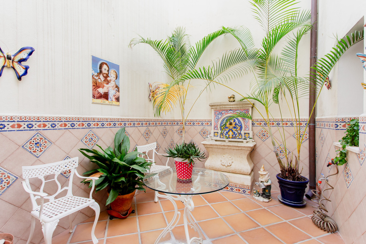 Appartement te koop in Estepona | 7 slaapkamers H5392306